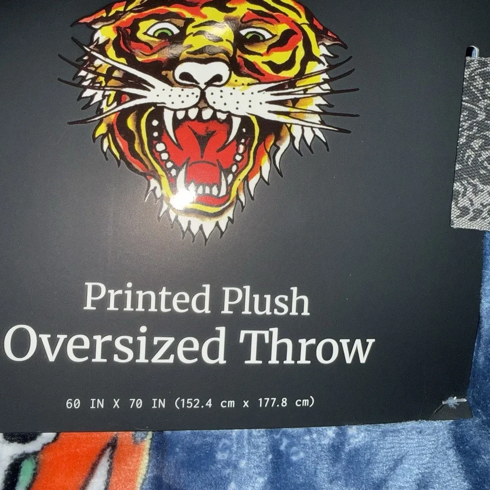 NWT Ed Hardy Printed Plush Oversized Throw Blue Skull Tattoo 60x70 Blanket